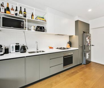 STYLISH TWO BEDROOM LIVING IN PRIME CHELTENHAM LOCATION - Photo 4