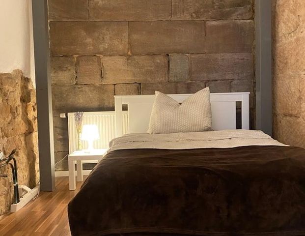 Denkmal Sandstein Single-Apartment inkl. Küche & Badewanne - Foto 1