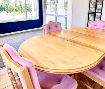 Tidy sunny home with great kitchen - Photo 2