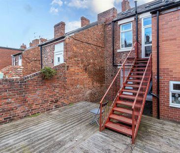 5 bed maisonette to rent in Dinsdale Road, Sandyford, NE2 - Photo 1