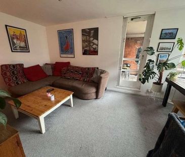 Mary Datchelor Close, London, SE5 - Photo 2