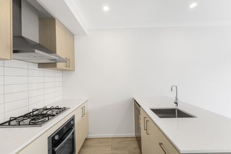 6 Fulmine Drive, Wollert VIC 3750 - Townhouse For Rent | Domain - Photo 3