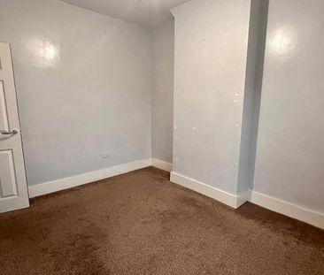 2 bedroom end of terrace house to rent - Photo 4