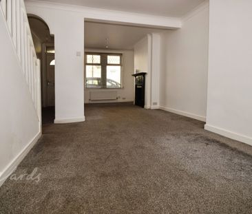 2 bedroom end of terrace house to rent - Photo 4