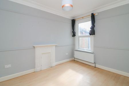 4 bedroom terraced house to rent - Photo 5