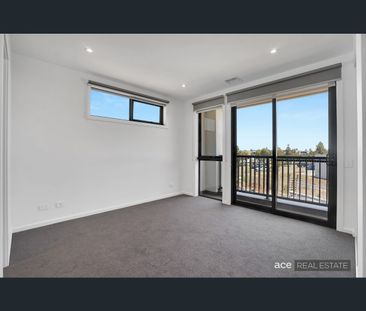 38 Plains Circuit, Aintree, Vic 3336 - Photo 4
