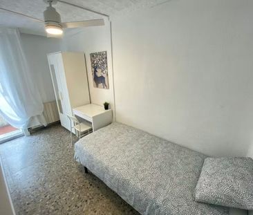 Calle de Tordegrillos, Madrid, Community of Madrid 28021 - Photo 4