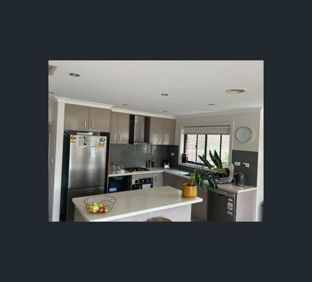 87A Power Avenue, Chadstone, Vic 3148 - Photo 2