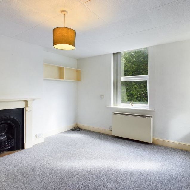 St Cyrils Road, Stonehouse, GL10 - Photo 1