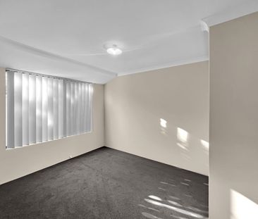 Family Home in Alexander Heights - Photo 3