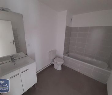 Location Appartement 2 pièces 41m² ARMENTIERES 59280 - Photo 4