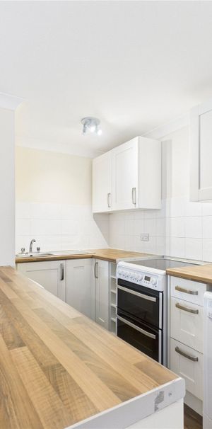 High Beech, Bracknell High Beech, Bracknell - Photo 2