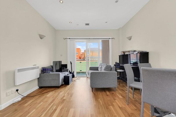 2 bedroom flat to rent - Photo 1