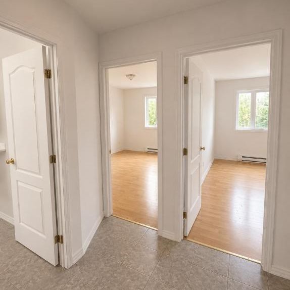 2 CH - 1 SDB - Saint-Lambert - $1,800 /mo - Photo 1