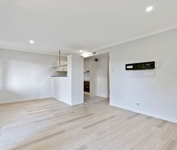 MODERN 2BED 2BATH HOME IN GREAT LOCATION" - Photo 4