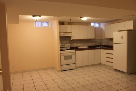 For Lease - 34 Coldstream Crescent Unit# Unit 02, Richmond Hill, Ontario - Photo 4