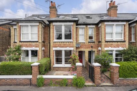 4 bedroom terraced house to rent - Photo 2