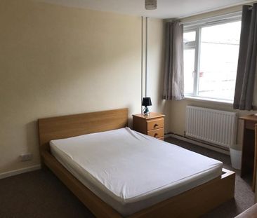 4 bedroom house to rent - Photo 2