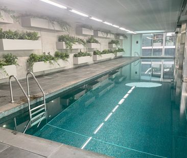 Two Large Bedroom Apartment with City Views - Photo 4
