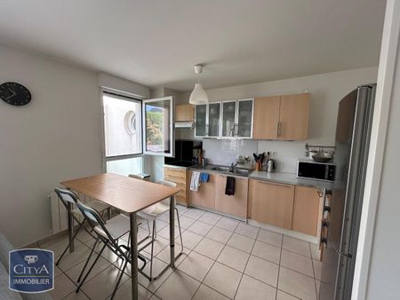 Location Appartement 4 pièces 79m² CHAMALIERES 63400 - Photo 5