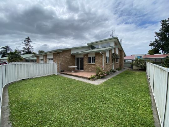 Tidy Townhouse in quiet Location - Photo 1