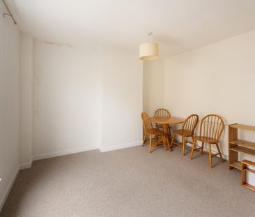 1 Bed Flat - Photo 1