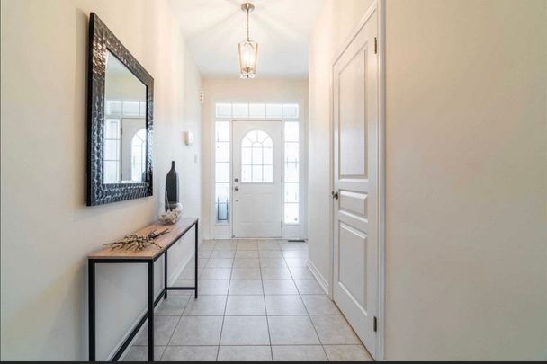 For Lease - 50 Jackson Drive, New Tecumseth, Ontario - Photo 1