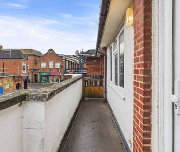 Ethorpe Crescent, Gerrards Cross, Buckinghamshire,SL9 - Photo 2