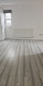 1 Bed Flat, Chusan Place, E14 - Photo 3