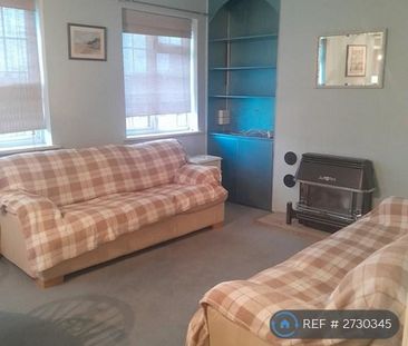 3 bedroom flat to rent - Photo 2