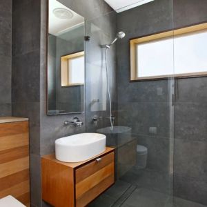 Renovated Apartment with Views - 5 Month Lease - Photo 3