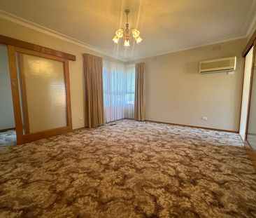 Neatly Original Three Bedroom Home in Forest Hill - Offered on an I... - Photo 4