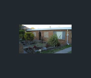 ONE BEDROOM UNIT WITH REVERSE CYCLE SPLIT SYSTEM! - Photo 1