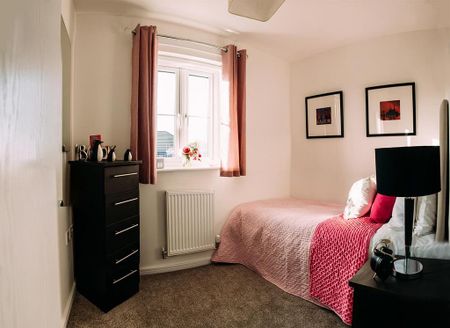 3 bedroom semi-detached house to rent - Photo 4