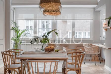 Apartamento de alquiler en Calle de Rafael Calvo, Almagro - Photo 5