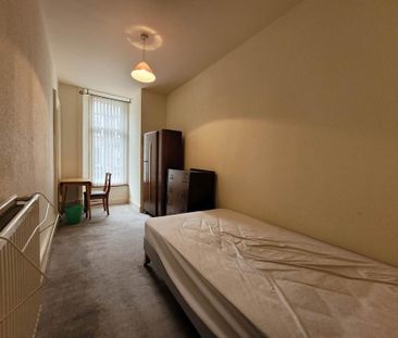 4 bedroom flat to rent - Photo 5