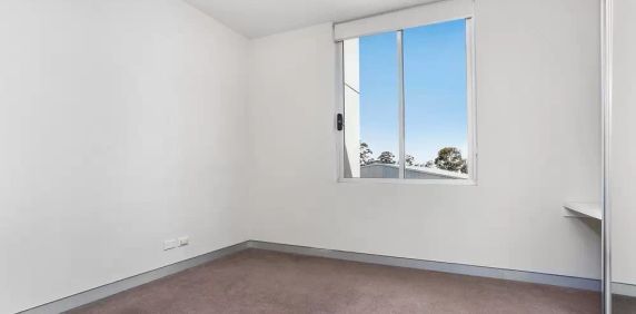 MGM MARTIN - TWO BEDROOM APARTMENT - Photo 2