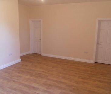 2 bedroom ground floor maisonette to rent - Photo 6