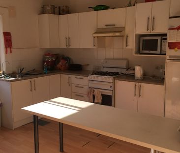 7-bedroom shared house, Charles Street - Photo 2