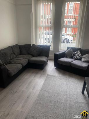 6 bedroom detached house to rent - Photo 1