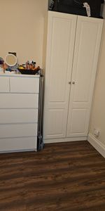 Room in a Shared House, Amberley Grove, CR0 - Photo 3