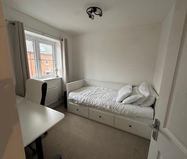 Lovett Crescent - Photo 4