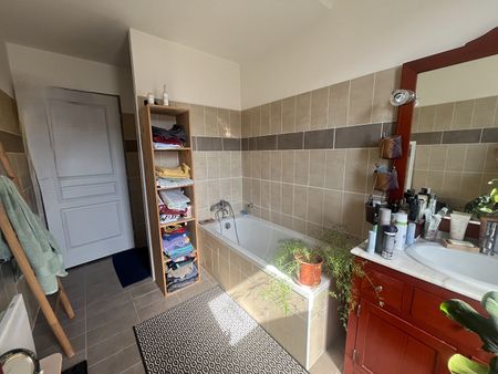 Location Appartement 3 pièces 83m² - Photo 5