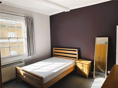 A conveniently located, fully furnished studio room in the centre of Bath - Photo 3