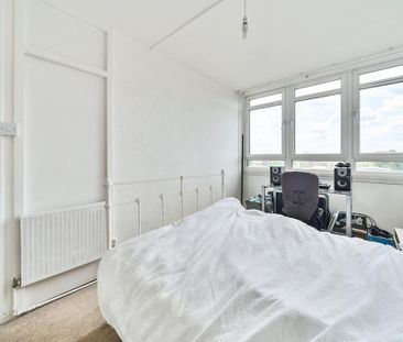 3 bedroom flat to rent - Photo 4
