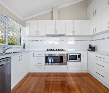 Effortless coastal living opposite the foreshore - Photo 6