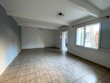 Location - Appartement - 2 pièces - 60.11 m² - castelsarrasin - Photo 2