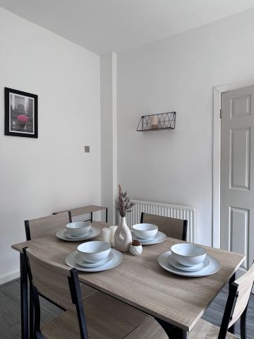 3 Bed Terraced House, Greenside Street, M11 - Photo 5