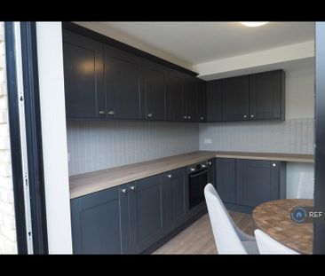 4 bedroom terraced house to rent - Photo 3