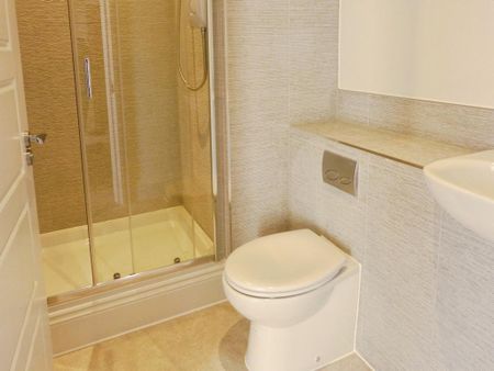 2 bedroom flat to rent - Photo 4